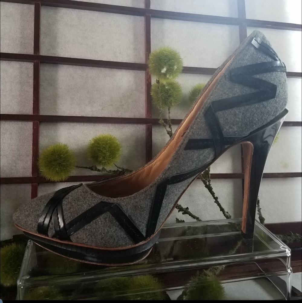 L.A.M.B GRAY HEELS SIZE 7.5 - Picture 8 of 8